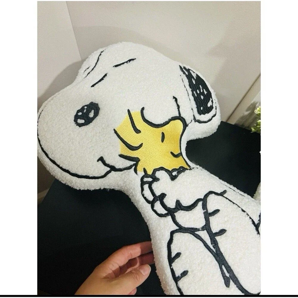 NWT Peanuts Snoopy Hugging Woodstock Decorative Sherpa Pillow